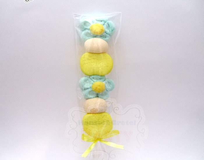 Spiedino di caramelle Marshmallow margherite azzurre palle gialle