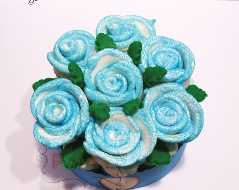 Torta di Marshmallows con Rose azzurre